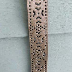 ⚡️$3 w/ purchase⚡️tan belt engraved with pattern